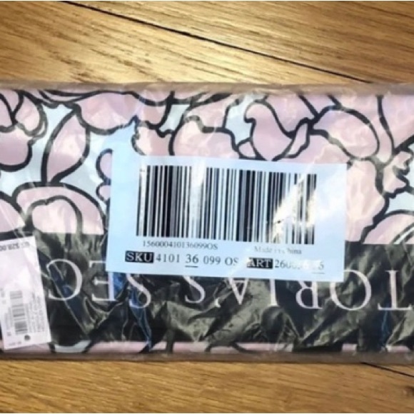 Victorias Secret Bombshell Scarf Wrap - Picture 4 of 4